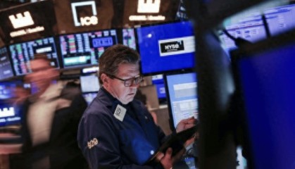 中美金融战，特朗普玩起“苦肉计”？华尔街：中国投放金融核弹