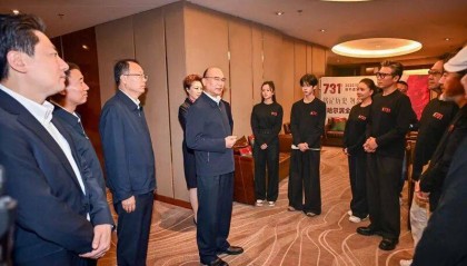 黑龙江省委书记许勤、省政协主席蓝绍敏,出席《731》全球首映