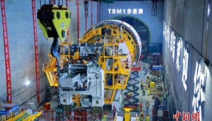 湖北宜昌:国产最大直径敞开式硬岩掘进机始发